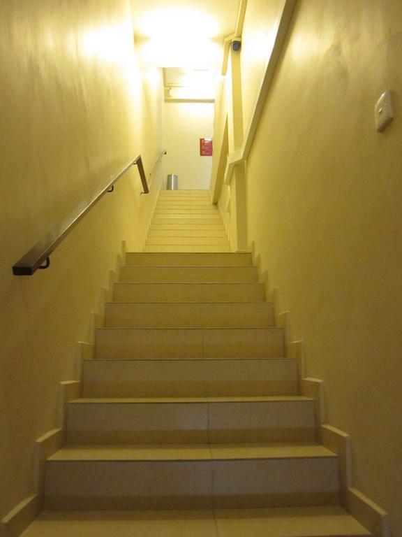 Malacca Place2Stay Hotel מראה חיצוני תמונה