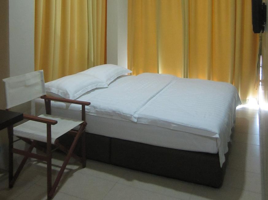 Malacca Place2Stay Hotel מראה חיצוני תמונה