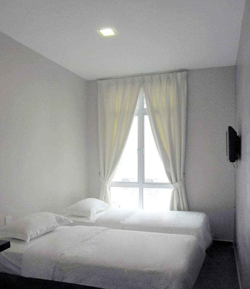 Malacca Place2Stay Hotel מראה חיצוני תמונה